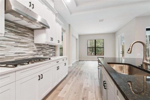 Casa en venta en Brooksville, Florida, 4 dormitorios, 255.39 m2 № 1448269 - foto 3
