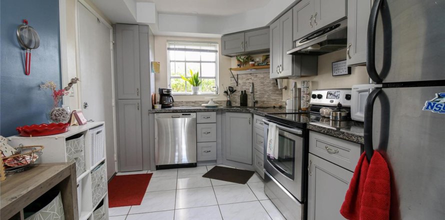 Condo in Coral Springs, Florida, 2 bedrooms  № 2245294