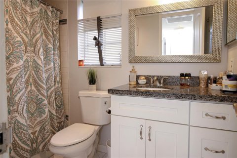 Condo in Coral Springs, Florida, 2 bedrooms  № 2245294 - photo 10