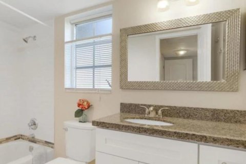 Condo in Coral Springs, Florida, 2 bedrooms  № 2245294 - photo 9