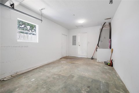 Villa ou maison à vendre à Miramar, Floride: 3 chambres, 177.81 m2 № 1969795 - photo 14