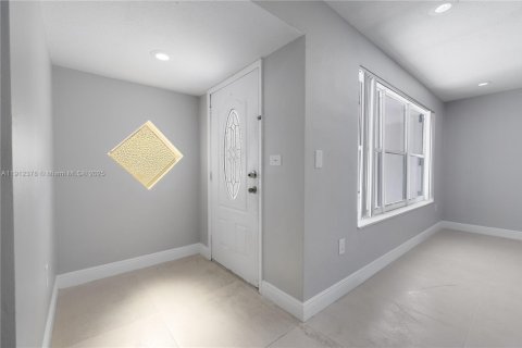 Villa ou maison à vendre à Miramar, Floride: 3 chambres, 177.81 m2 № 1969795 - photo 28