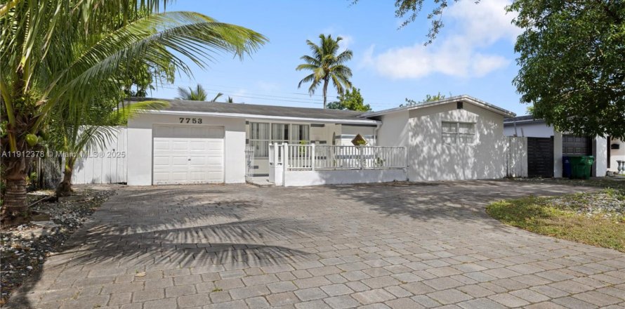 Villa ou maison à Miramar, Floride 3 chambres, 177.81 m2 № 1969795