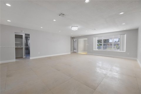 Villa ou maison à vendre à Miramar, Floride: 3 chambres, 177.81 m2 № 1969795 - photo 15