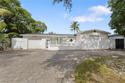 Villa ou maison à vendre à Miramar, Floride: 3 chambres, 177.81 m2 № 1969795 - photo 3