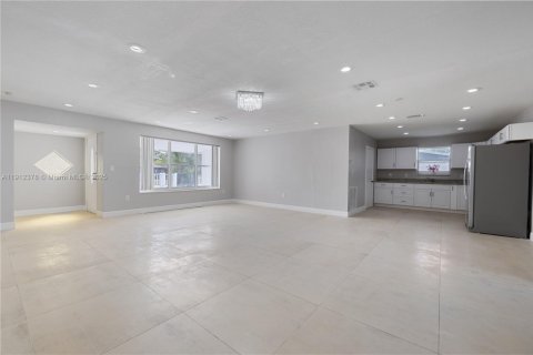 Villa ou maison à vendre à Miramar, Floride: 3 chambres, 177.81 m2 № 1969795 - photo 27