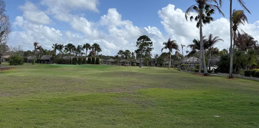 Propiedad comercial en Port St. Lucie, Florida № 2146612