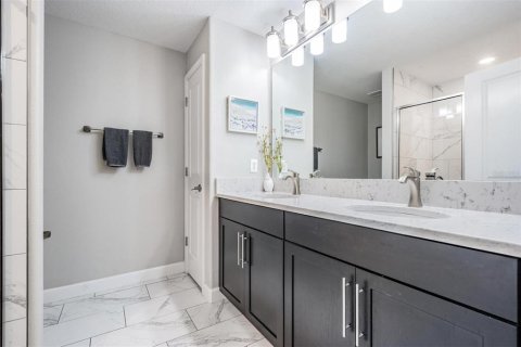 Adosado en venta en Tampa, Florida, 3 dormitorios, 206.8 m2 № 1690759 - foto 19