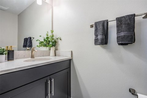 Adosado en venta en Tampa, Florida, 3 dormitorios, 206.8 m2 № 1690759 - foto 7