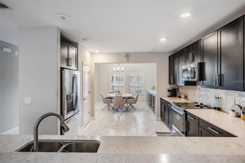 Adosado en venta en Tampa, Florida, 3 dormitorios, 206.8 m2 № 1690759 - foto 10