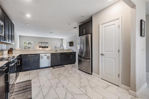 Adosado en venta en Tampa, Florida, 3 dormitorios, 206.8 m2 № 1690759 - foto 12