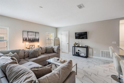 Adosado en venta en Tampa, Florida, 3 dormitorios, 206.8 m2 № 1690759 - foto 5