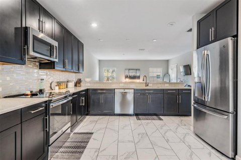 Adosado en venta en Tampa, Florida, 3 dormitorios, 206.8 m2 № 1690759 - foto 14