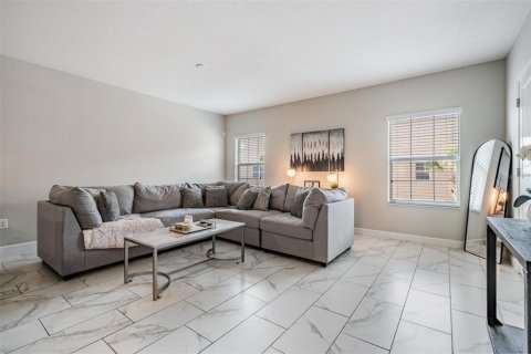 Adosado en venta en Tampa, Florida, 3 dormitorios, 206.8 m2 № 1690759 - foto 4