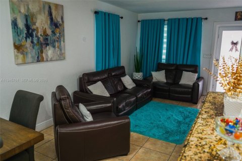 Купить виллу или дом в Хайалиа, Флорида 4 спальни, 220.18м2, № 2001876 - фото 13