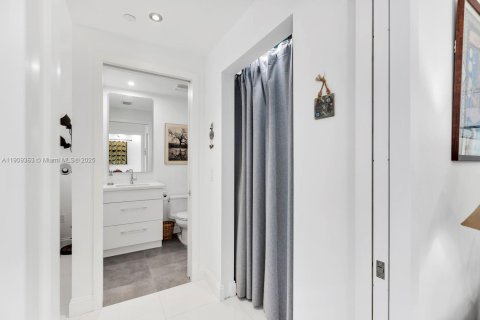 Купить кондоминиум в Авентура, Флорида 2 спальни, 146.88м2, № 2012927 - фото 17