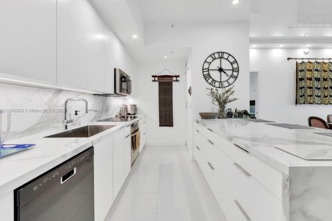 Купить кондоминиум в Авентура, Флорида 2 спальни, 146.88м2, № 2012927 - фото 9