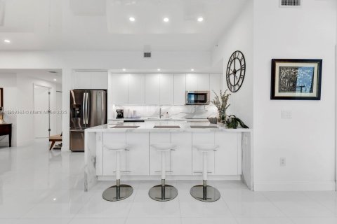 Купить кондоминиум в Авентура, Флорида 2 спальни, 146.88м2, № 2012927 - фото 10