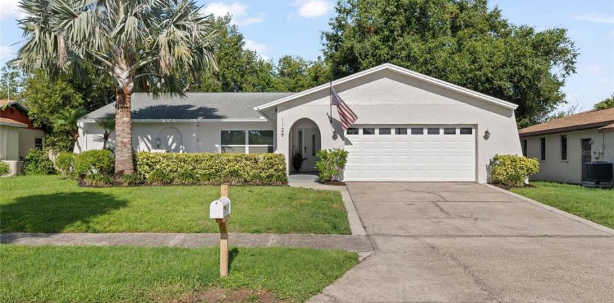 House in Tarpon Springs, Florida 3 bedrooms, 164.62 sq.m. № 2226208