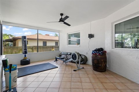 House in Tarpon Springs, Florida 3 bedrooms, 164.62 sq.m. № 2226208 - photo 19