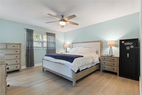House in Tarpon Springs, Florida 3 bedrooms, 164.62 sq.m. № 2226208 - photo 12