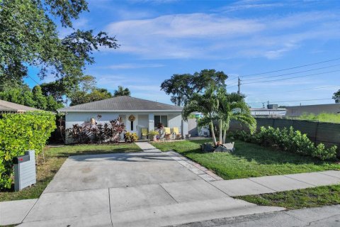 House in Oakland Park, Florida 3 bedrooms, 119.84 sq.m. № 1844115 - photo 30