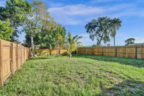 House in Oakland Park, Florida 3 bedrooms, 119.84 sq.m. № 1844115 - photo 28