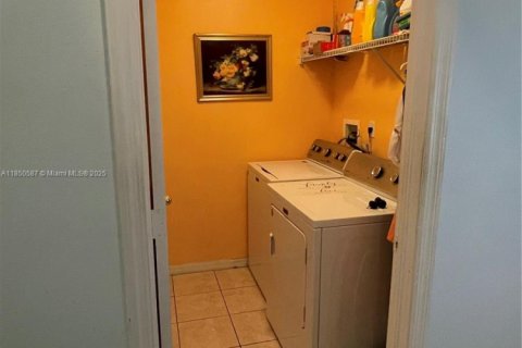 Купить виллу или дом в Корал-Спрингс, Флорида 3 спальни, 127.37м2, № 1855308 - фото 13