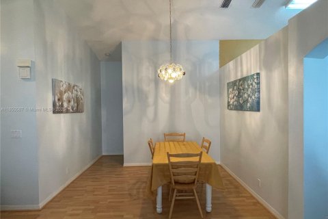 Купить виллу или дом в Корал-Спрингс, Флорида 3 спальни, 127.37м2, № 1855308 - фото 3