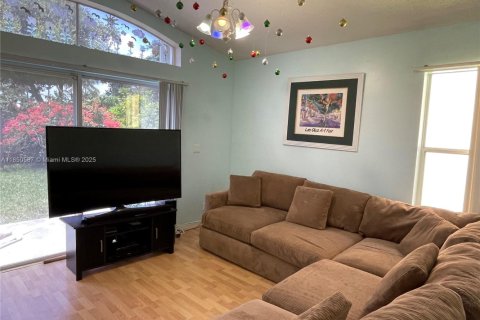 Купить виллу или дом в Корал-Спрингс, Флорида 3 спальни, 127.37м2, № 1855308 - фото 5