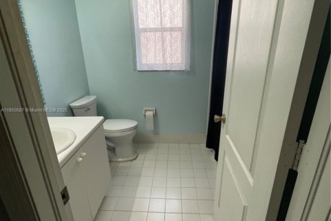 Купить виллу или дом в Корал-Спрингс, Флорида 3 спальни, 127.37м2, № 1855308 - фото 12