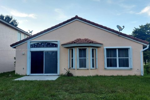 Купить виллу или дом в Корал-Спрингс, Флорида 3 спальни, 127.37м2, № 1855308 - фото 15