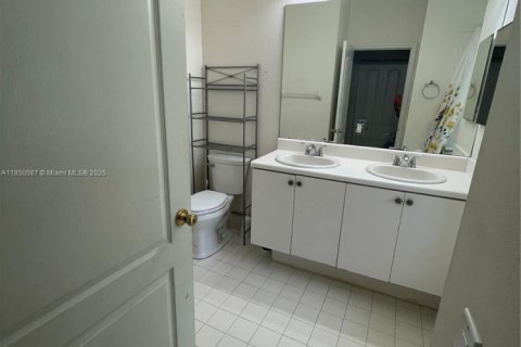 Купить виллу или дом в Корал-Спрингс, Флорида 3 спальни, 127.37м2, № 1855308 - фото 9