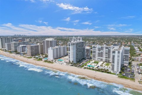 Condominio en venta en Fort Lauderdale, Florida, 1 dormitorio, 134.71 m2 № 1180206 - foto 1