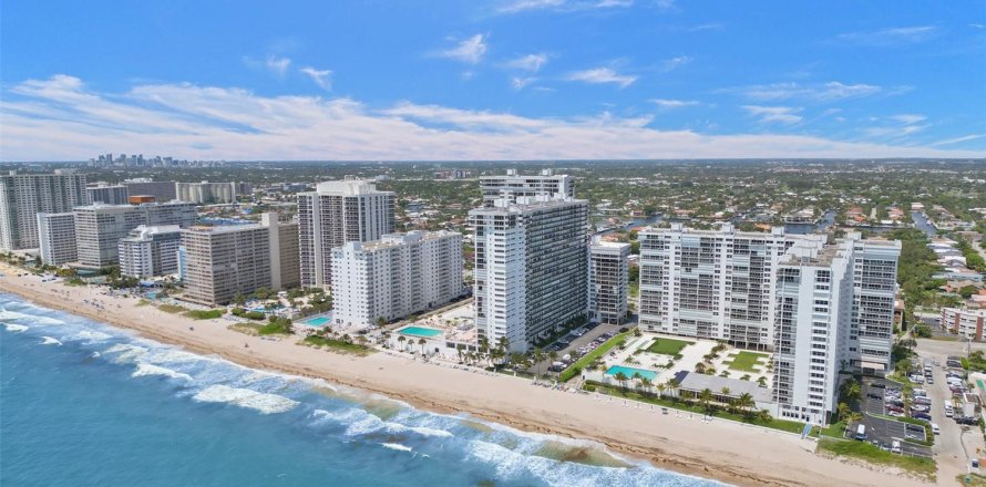 Condominio en Fort Lauderdale, Florida, 1 dormitorio  № 1180206