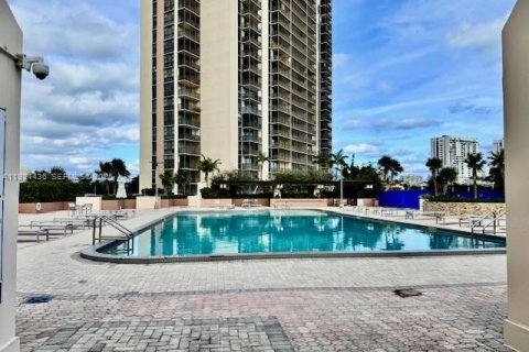 Condo in Aventura, Florida, 1 bedroom  № 2082897 - photo 15