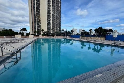 Condo in Aventura, Florida, 1 bedroom  № 2082897 - photo 11