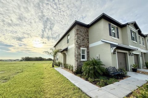 Townhouse in Palmetto, Florida 3 bedrooms, 166.02 sq.m. № 1911506 - photo 2