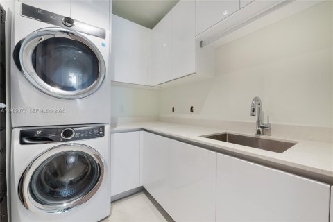 Copropriété à louer à Coral Gables, Floride: 4 chambres, 291.16 m2 № 2023979 - photo 14