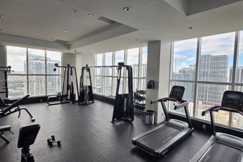 Condominio en alquiler en Miami, Florida, 1 dormitorio, 60.48 m2 № 1968516 - foto 17