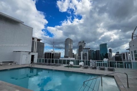 Condominio en alquiler en Miami, Florida, 1 dormitorio, 60.48 m2 № 1968516 - foto 14