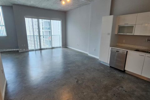 Condominio en alquiler en Miami, Florida, 1 dormitorio, 60.48 m2 № 1968516 - foto 8