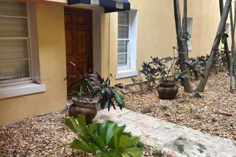 Apartamento en alquiler en Miami Beach, Florida, 1 dormitorio, 56.02 m2 № 2026270 - foto 3