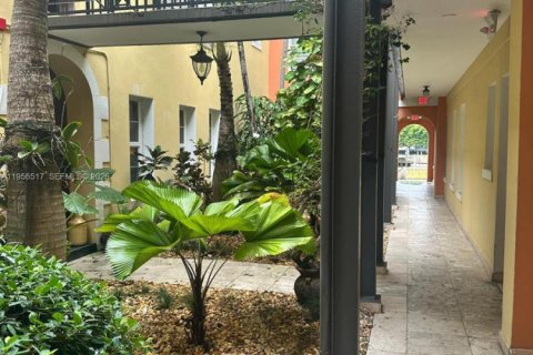 Apartamento en alquiler en Miami Beach, Florida, 1 dormitorio, 56.02 m2 № 2026270 - foto 2