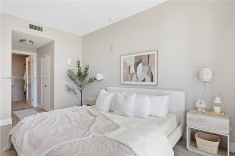 Apartment in Miami, Florida 2 bedrooms, 101.08 sq.m. № 2012679 - photo 17