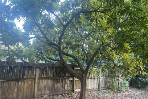 Terreno en venta en Miami, Florida № 1988218 - foto 2