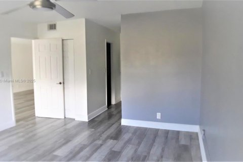 Copropriété à louer à Davie, Floride: 2 chambres, 88.16 m2 № 1947198 - photo 25