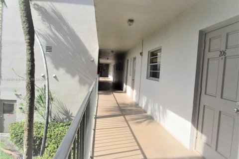 Copropriété à louer à Davie, Floride: 2 chambres, 88.16 m2 № 1947198 - photo 4