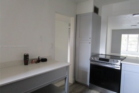 Copropriété à louer à Davie, Floride: 2 chambres, 88.16 m2 № 1947198 - photo 11