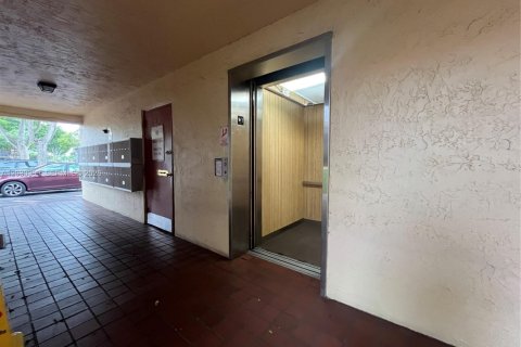 Снять в аренду кондоминиум в Мирамар, Флорида 1 спальня, 65.03м2, № 2154909 - фото 9